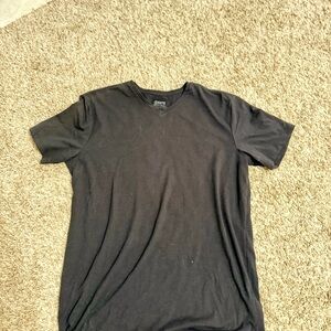 Cuts Men's V Neck Black Split Hem T-Shirt